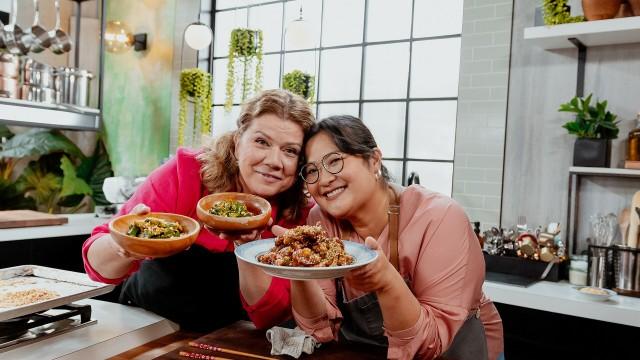 Porc aigre-doux / Salade concombres écrasés