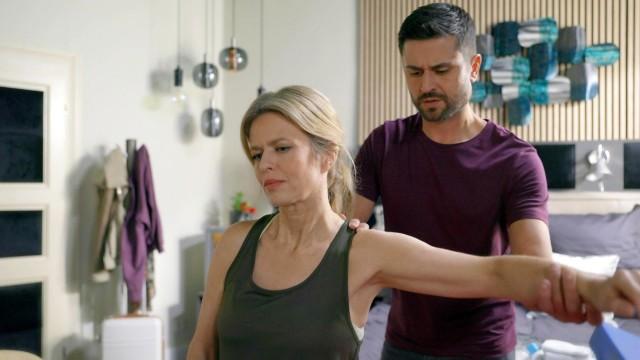 Paco traut sich, Patrizia etwas näherzukommen