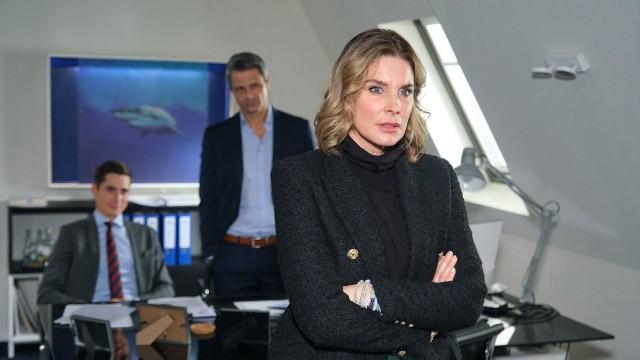 Eva ist völlig entsetzt, als Benedikt sie erpresst