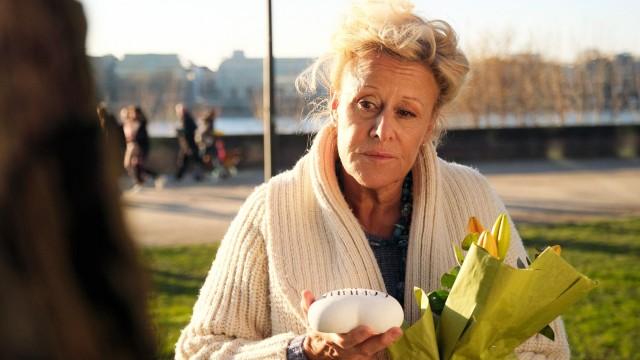 Lulu versucht, das Erbe von Corinna aufrechtzuerhalten