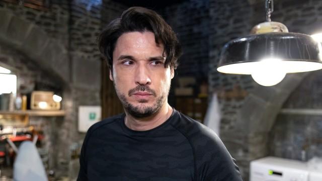 Jakob muss fürchten, dass Stella ihn hintergeht