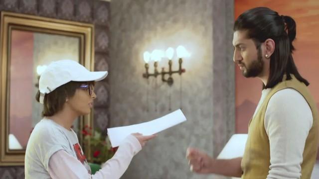 Chulbul Accompanies Omkara