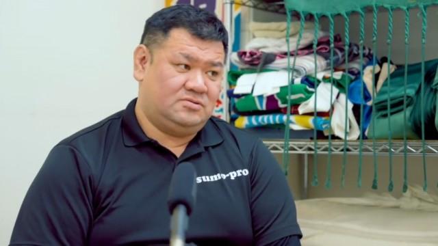 ¿Cuánto gana un luchador de sumo y qué come para estar tan grande?