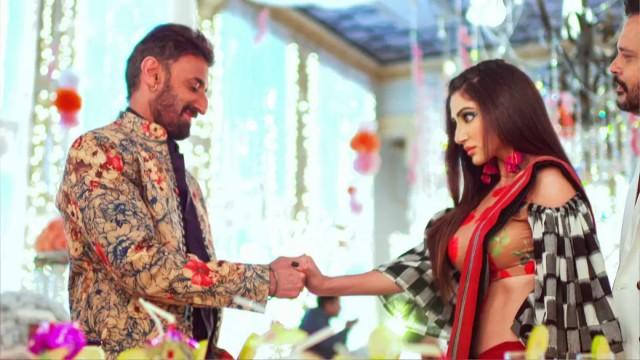 Svetlana Meets Kaali Thakur