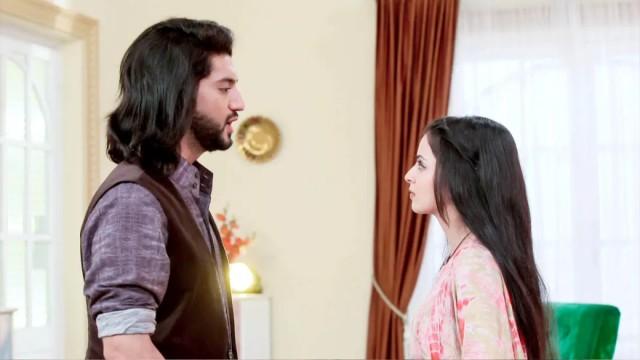 Gauri Fakes Her Pregnancy!