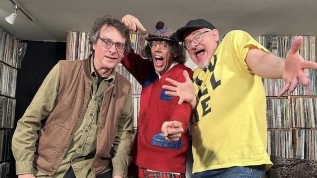 Nardwuar vs. John Wright (Nomeansno) & Steve Turner (Mudhoney)