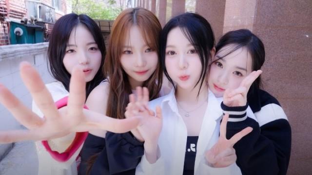 Healing self-cam videos of tripleS with spring breeze! | SIGNAL 240420