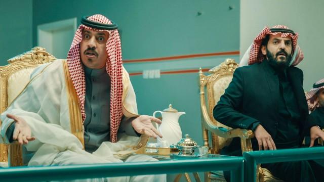 على كل لسان