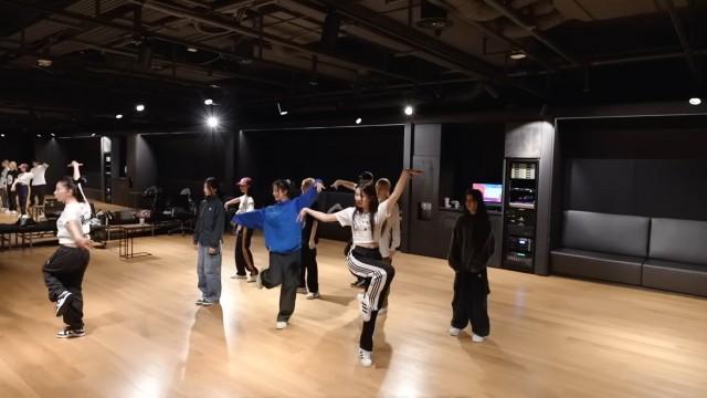 'SHEESH' DANCE PRACTICE BEHIND