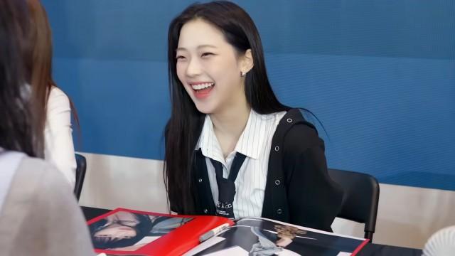 [BABYMONS7ER] OFFLINE FAN SIGNING EVENT BEHIND