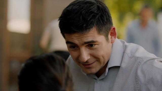 La familia se entera del compromiso de Marco y Bea