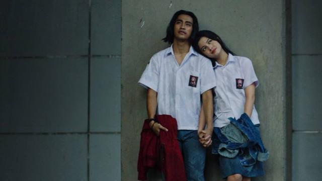 Jingga Untuk Matahari