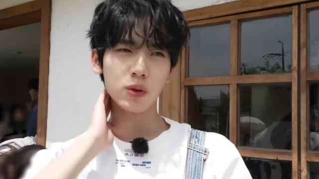 2nd Global Official Fanclub Photo Shootinhg Behind