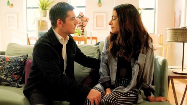 Paula le confiesa a Nicolás que está embarazada