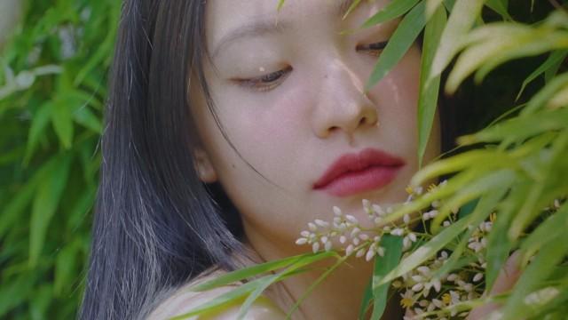 YERI’s 'Cosmopolitan' Photo Shoot Behind