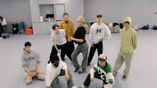 NCT DREAM 'Moonlight' Dance Practice Behind the Scenes