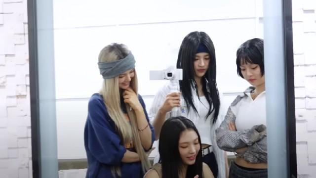 'How Sweet' & 'Bubble Gum' Music Show Behind EP.1