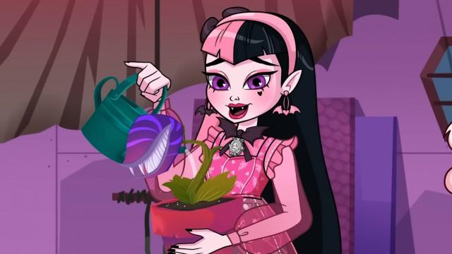 Draculaura Sings "Spark"