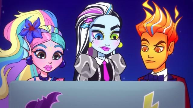 Deuce & Frankie Investigate the Earworm Prank!