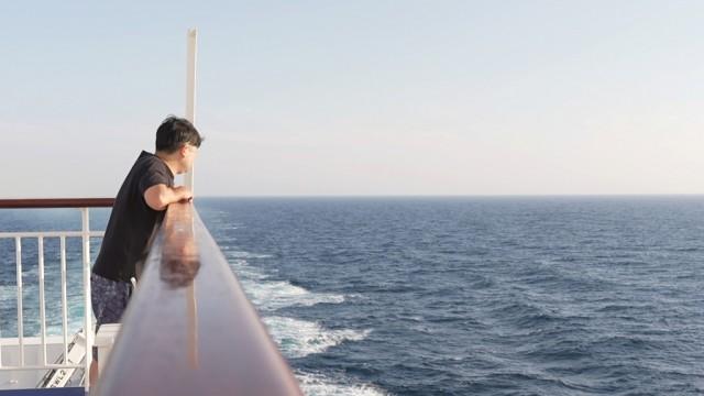 日本海 フェリーで旅する人生行路