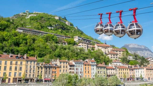 Mit dem Zug ...: durch die Savoyer Alpen - Von Grenoble bis zum Genfer See