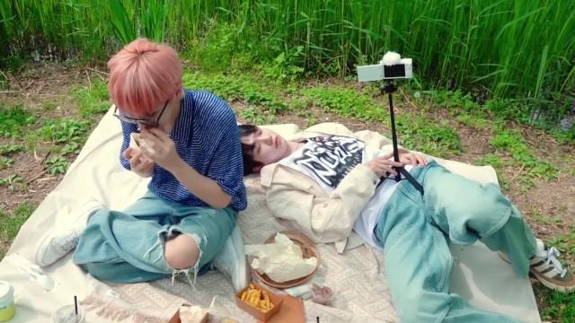 A Date Disguised as a Picnic | RIWOO & JAEHYUN VLOG