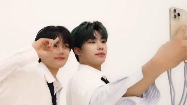 Festa's Photo Shoot Behind