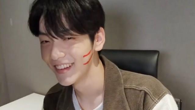 Face Painting Time with SOOBIN