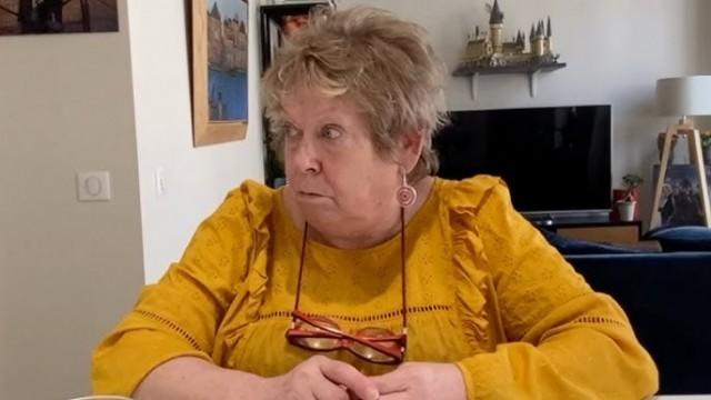 Danielle draguée par un grand-père (caméra cachée)