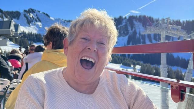 Danielle de retour à la neige (luge, génépi, fromage et chute)