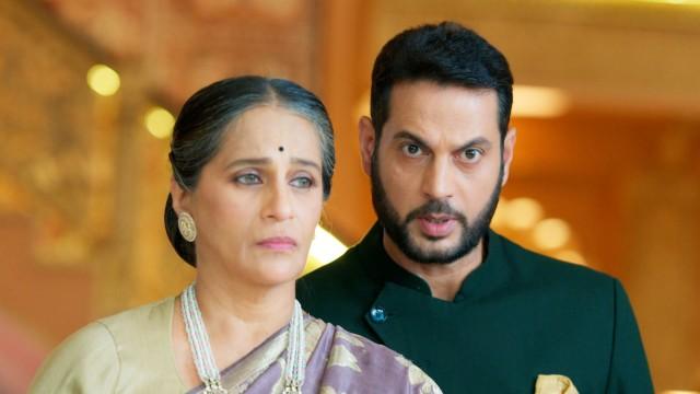 Rajeshwari Confronts Koel's Mother