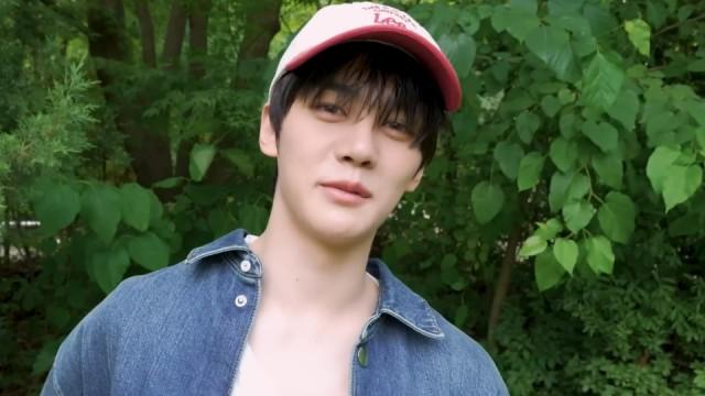 The 4th Mini Album [CINEMA PARADISE] Jacket Behind