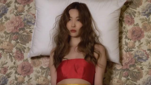 'ELLE' Photo Shoot Behind