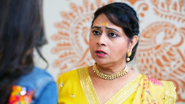 Koel Lashes Out