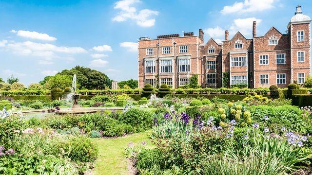 Hatfield House: A Royal Residence