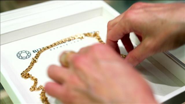 Tout ce qui brille n’est pas or : faites attention à qui vous vendez vos vieux bijoux