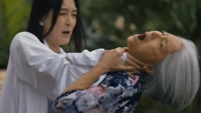 The legal wife attacks the mistress!