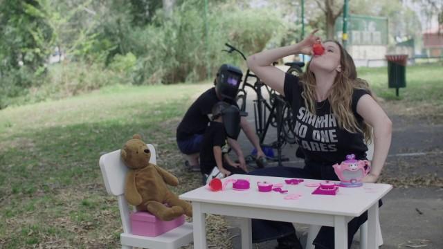 ליבידו, אמא והשוטר צורי