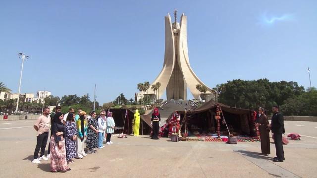 First challenge: Sahara's outfit