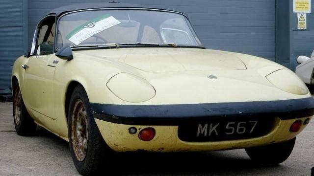 Lotus Elan and BMW 3 Series