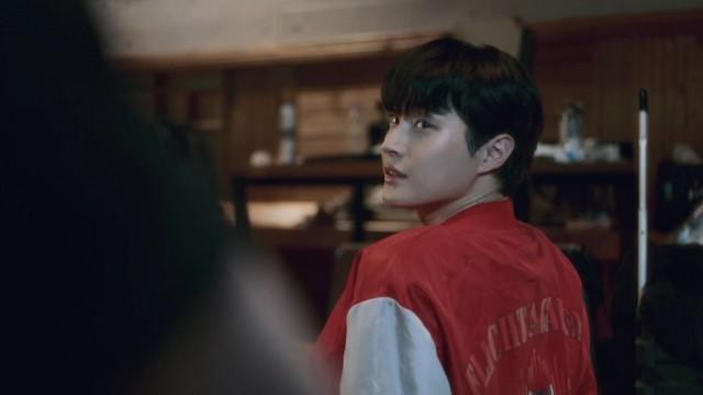 늦었으니까 자고 가