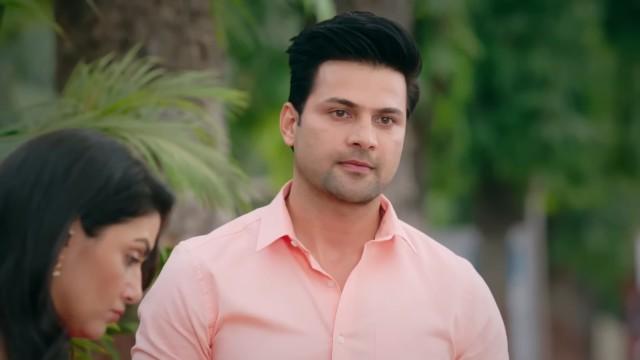 Dildar Performs Rajiv's Muh Dikhai 