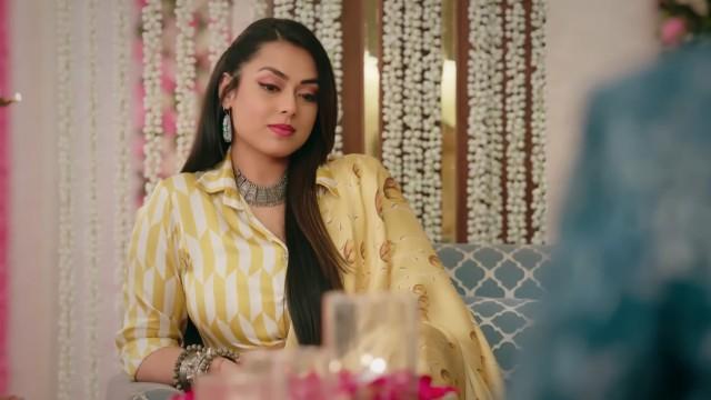 The Priest Matches Amruta's Horoscope with Virat's 