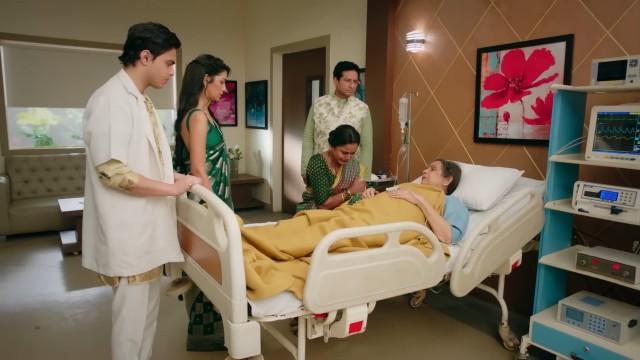 Dnyaneshwari Supports Bhavani 