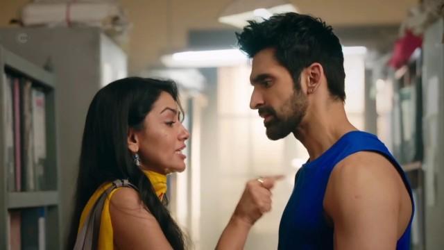 Amruta Accuses Virat