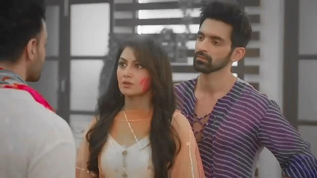 Amruta and Bhavani Attend Holi 