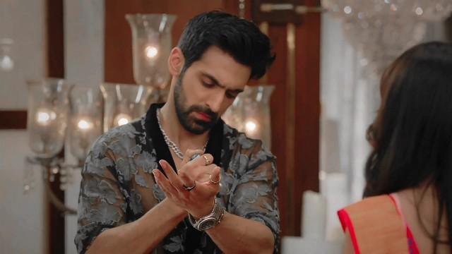 Virat Supports Bhavani 