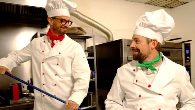 Pizza Taxi - Joko & Klaas (1): Joko und Klaas werden zu Pizza-Bäckern