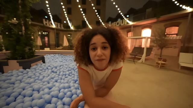 je préfère l’ancienne Lena Situations ?