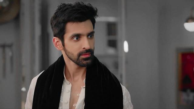 Virat in a Maharashtrian Cap